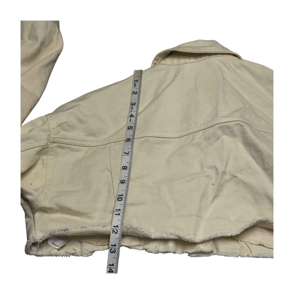Forever 21 Cropped Cream Raw Hem Snap Jacket XS - Picture 6 of 7